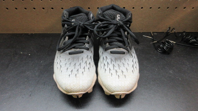 Load image into Gallery viewer, Used Under Armour Spotlight Franchise 4.0 RM Football Cleats - Size Youth 4.5
