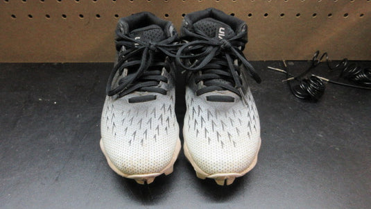 Used Under Armour Spotlight Franchise 4.0 RM Football Cleats - Size Youth 4.5