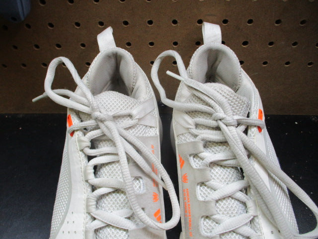 Load image into Gallery viewer, Used Adidas D.O.N. Issue 5 Sneakers - Size 7.5
