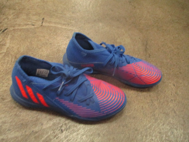 Load image into Gallery viewer, Used Adidas Predator Indoor Soccer Shoes Size 5
