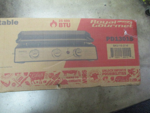 Load image into Gallery viewer, Royal Gourmet Portable 3-Burner 25,500 BTU Gas Griddle New In Box
