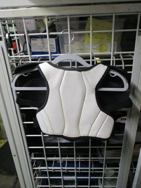 Load image into Gallery viewer, Used CCM LTP Hockey Shoulder Pads Youth Size Large
