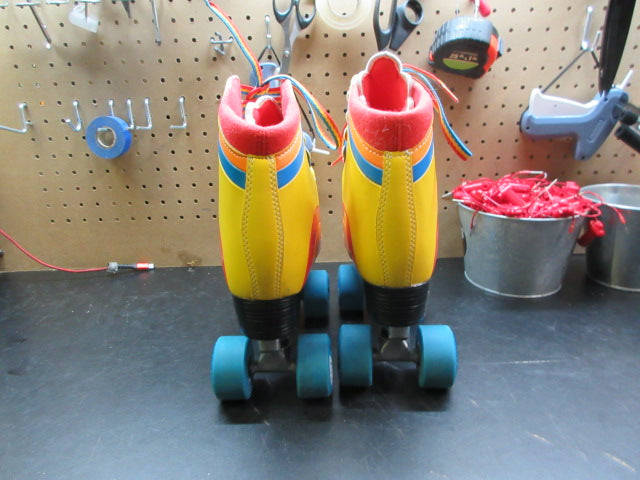 Load image into Gallery viewer, Used Moxi Rainbow Rider Sunshine Yellow Roller Skates - Size 7
