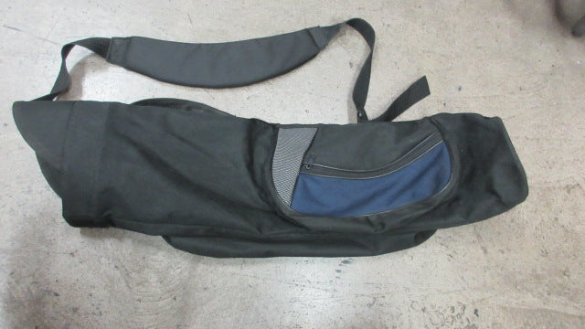Load image into Gallery viewer, Used Junior Non-branded Black and Blue Golf Bag
