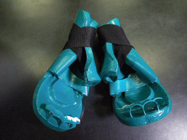 Load image into Gallery viewer, Used Century Sparring Hand Pad Gloves Size Adult Small
