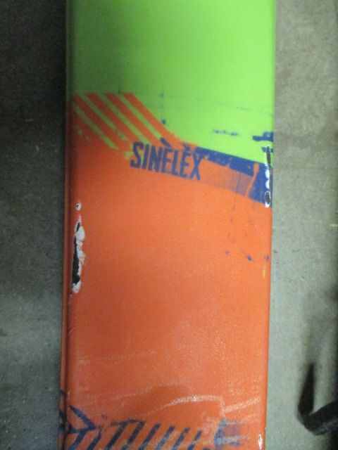Load image into Gallery viewer, Used Axis Free Team Sinflex 130 cm Downhill Skis w/ Look Bindings - small wear
