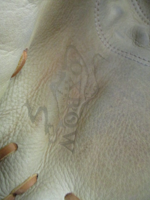 Load image into Gallery viewer, Used Marucci Oxbow Series 33.5&quot; Catchers Mitt
