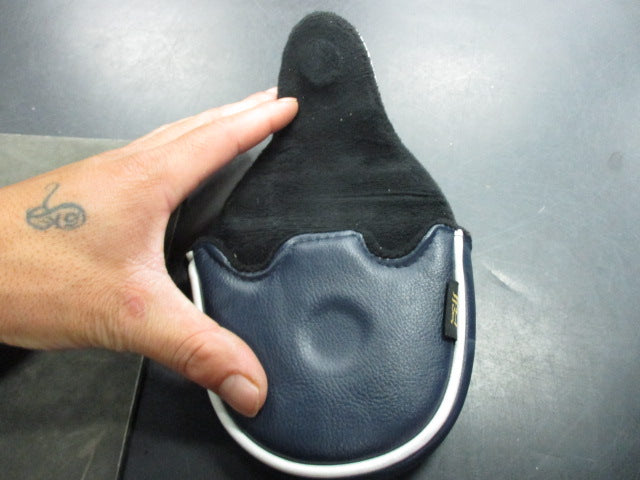 Load image into Gallery viewer, Used PRG The Highlander Putter Head Cover
