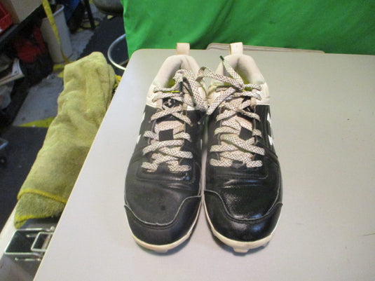 Used Under Armour Size Youth 2.5 Cleats