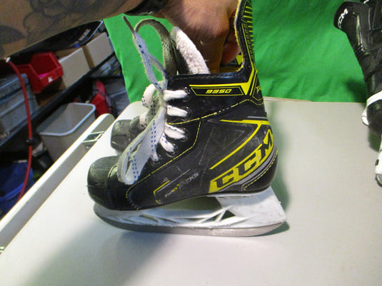 Used CCM Super Tacks 9350 Size 12 Hockey Skates