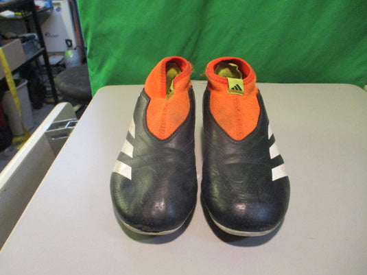 Used Adidas Predator Size 2 Soccer Cleats