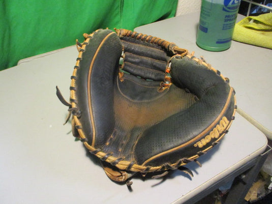 Used Wilson A2000 SuperSkin Spin Control SCM1D 33.5" Catchers Mitt