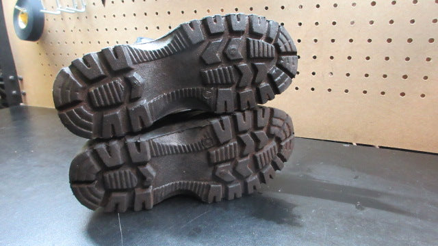 Load image into Gallery viewer, Used WFS Snow Boots - Size Youth 4
