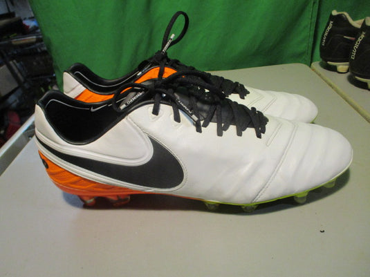 Used Nike Tiempo ACC Size 11.5 Soccer Cleats