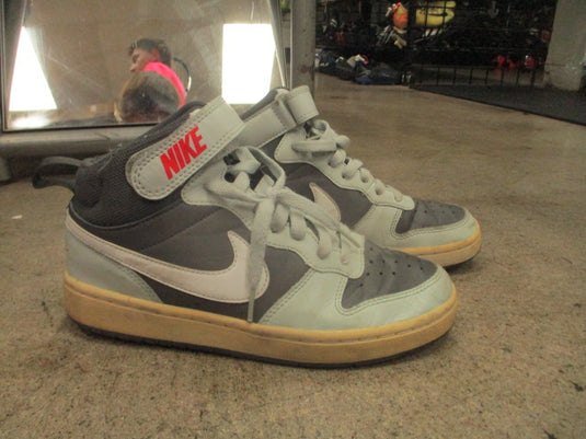 Used Nike Gray Basketball Shoes Size 5.5