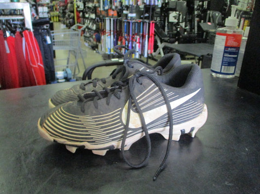 Used Nike Softball Cleats Low High Use Relace on RF Size 3.5Y