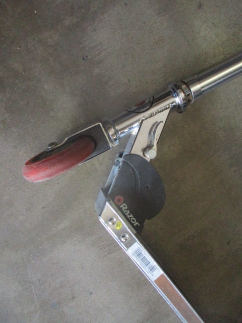 Load image into Gallery viewer, Used Razor Classic  Foldable Kids Scooter in Red
