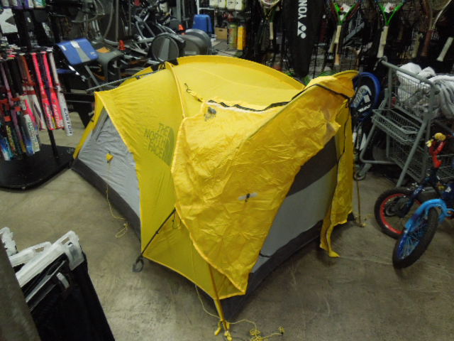 Load image into Gallery viewer, Used The North Face Alpine Guide 2 Quad Season Shelter 5 lb 10 oz
