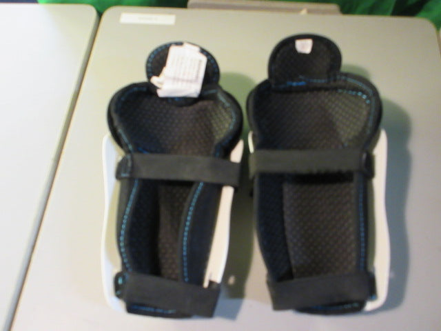 Load image into Gallery viewer, Used True Kids Size Small Hockey Shin Pads
