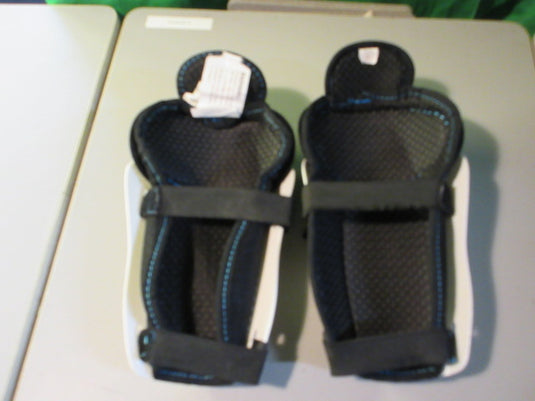 Used True Kids Size Small Hockey Shin Pads