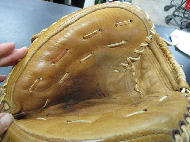 Load image into Gallery viewer, Used Nokona Limited Edition CM225BF Genuine Range Buffalo Catchers Glove
