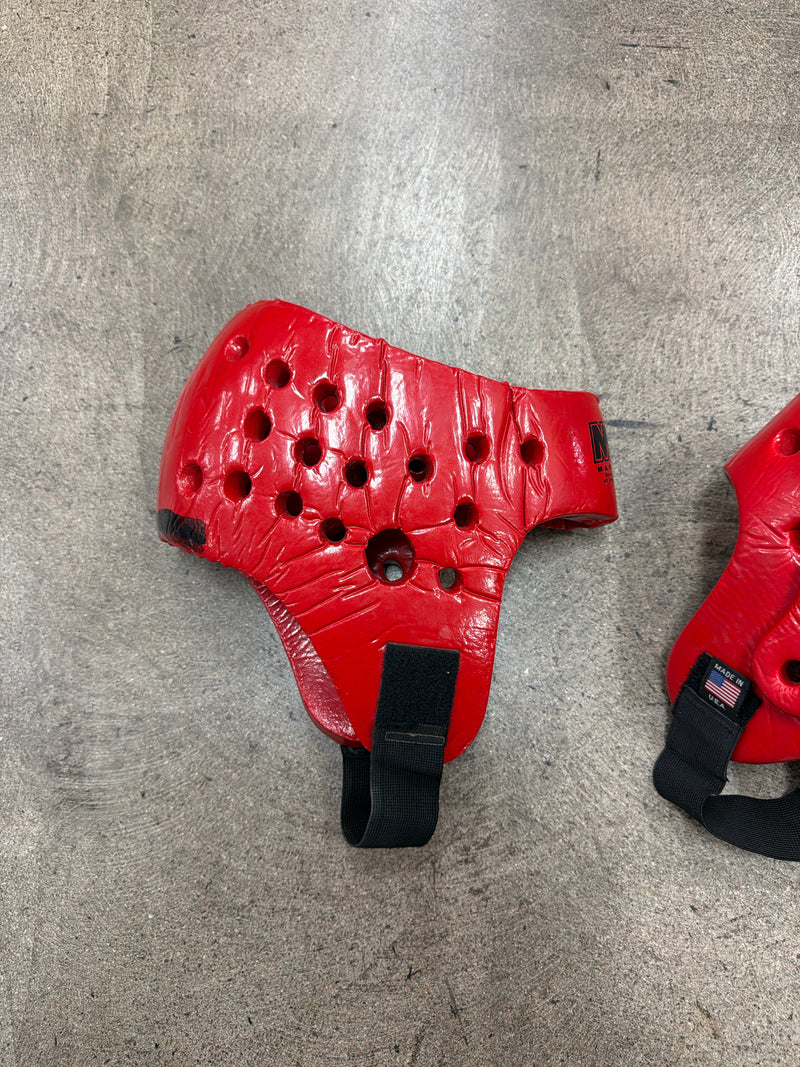 Load image into Gallery viewer, Used Macho Martial Arts Head Gear Red
