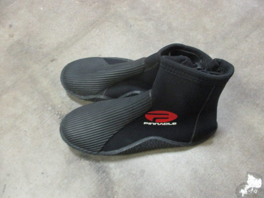 Used Pinnacle Dive Booties Size 5 / 4 / 37