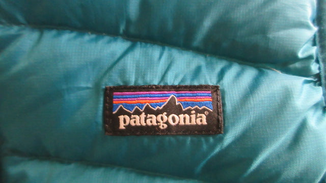 Load image into Gallery viewer, Used Patagonia Winter Vest - Size Girls Medium
