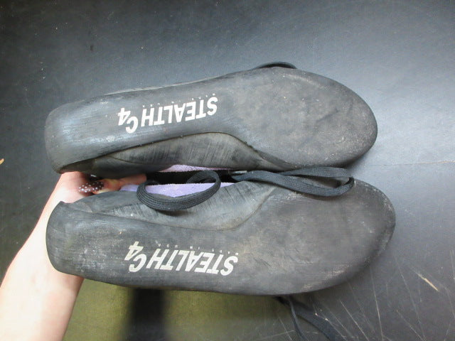 Load image into Gallery viewer, Used 5.10 Stealth Climbing Shoes - Size 11
