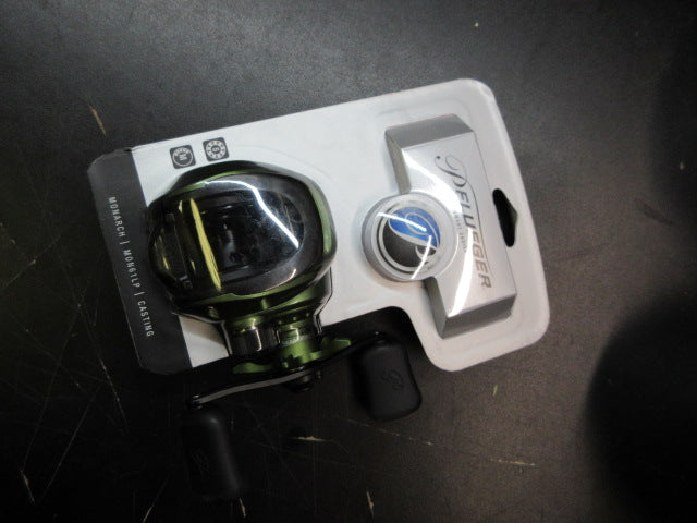 Load image into Gallery viewer, Used Pflueger Monarch Low Profile Baitcast Fishing Reel
