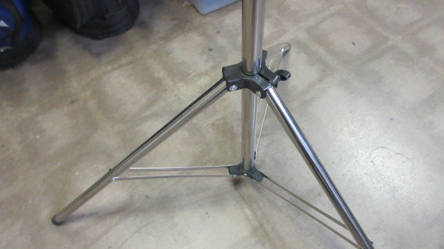 Load image into Gallery viewer, Used Collapsible Clothing Drying Rack 5Ft Tall
