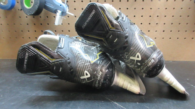 Load image into Gallery viewer, Used Bauer Supreme M40 Hockey Skates - Size 2.5

