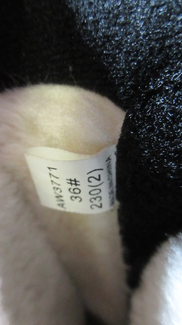 Used Hobibear Winter Snow Boots - Size 2