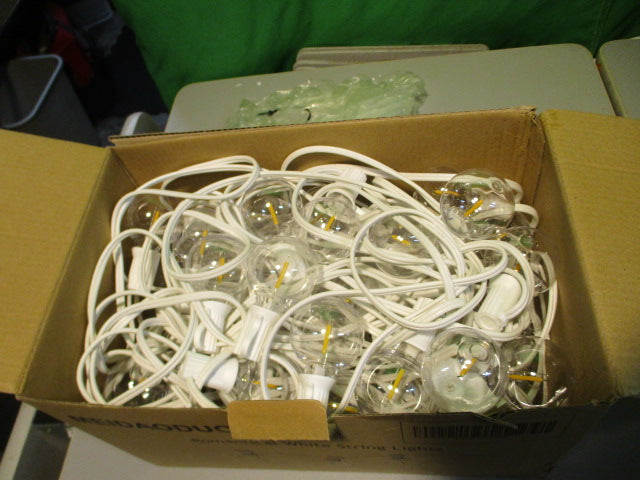 Load image into Gallery viewer, Used Meidaoduo Outdoor String Lights LED White 100FT Patio Lights String Lights
