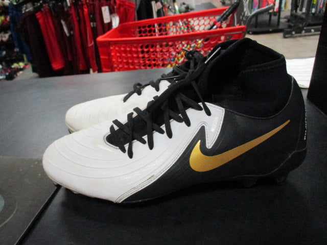 Load image into Gallery viewer, Used Nike Cyclone 360 Size 7 Soccer Cleats
