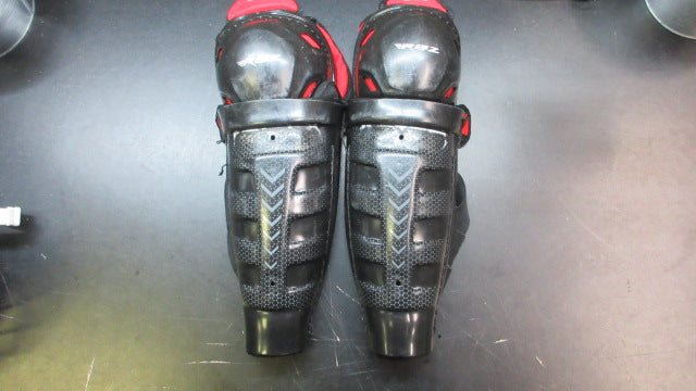 Load image into Gallery viewer, Used CCM RBZ Hockey Shin Pads - Size JR 12"
