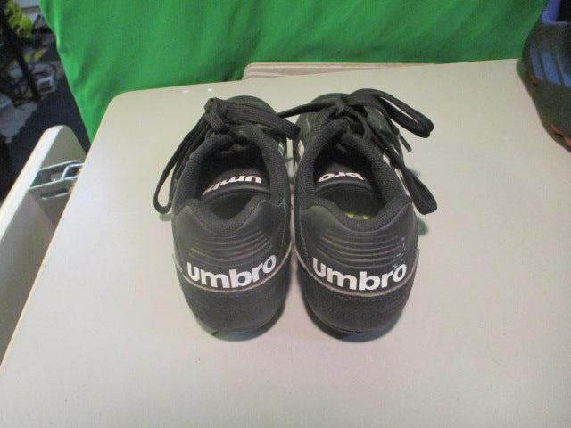 Load image into Gallery viewer, Used Umbro Size 1 Soccer Cleats
