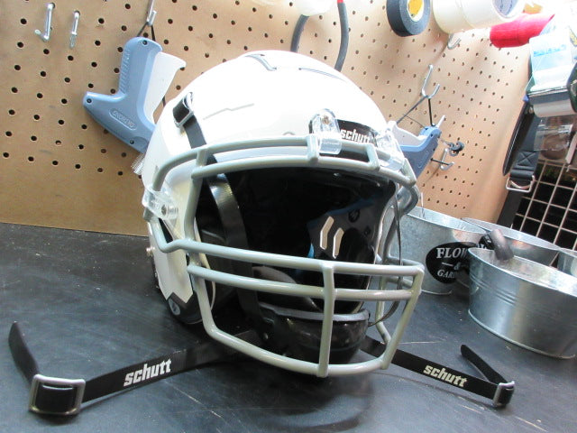 Load image into Gallery viewer, Used Schutt F7 VTD Collegiate Football Helmet - Size Medium - SZN 2024
