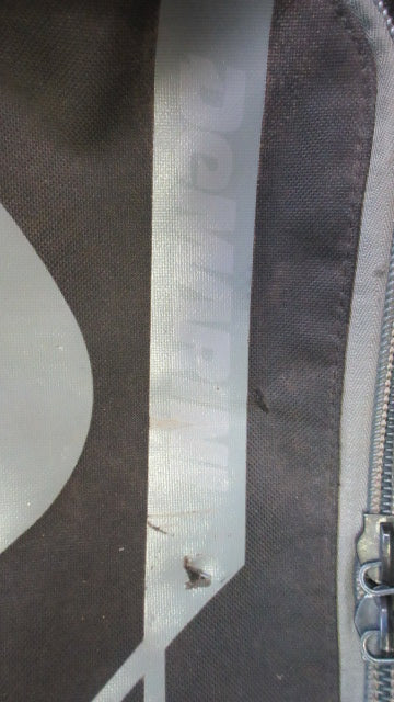 Load image into Gallery viewer, Used Demarini Momentum Wheeled Bag - Zipper problems &amp; wear
