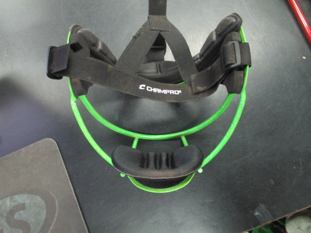 Load image into Gallery viewer, Used Champro Softball Fielders Mask in Green
