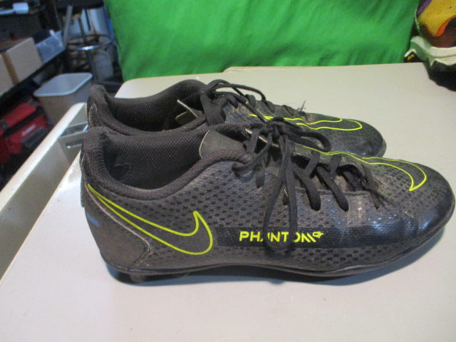 Load image into Gallery viewer, Used Nike Phantom Size Youth 2 Soccer Cleats
