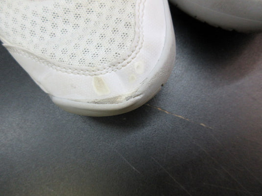 Used ASICS Men's Upcourt 5 Volleyball Court Shoes - Size 7.5
