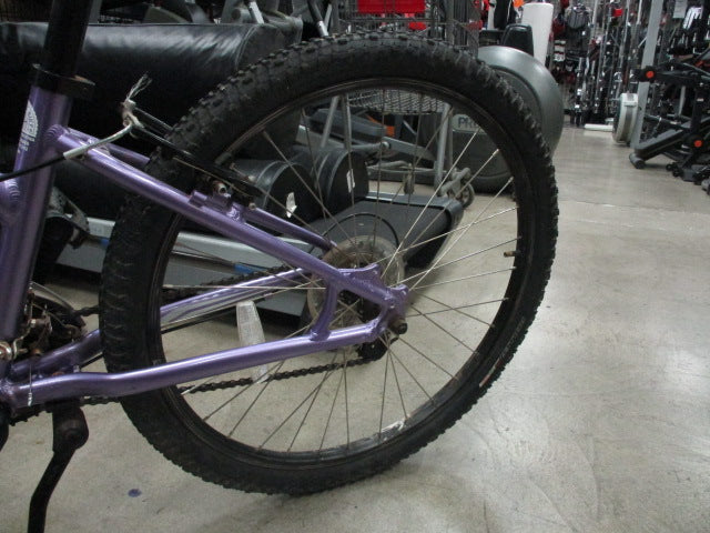 Load image into Gallery viewer, Used Specialized HotRock 24 Youth Mountain Bike
