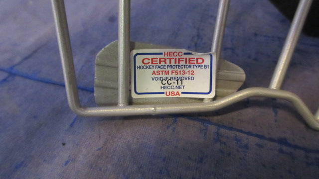 Load image into Gallery viewer, Used Bauer True Vision FM 2100 Face Mask Size Large
