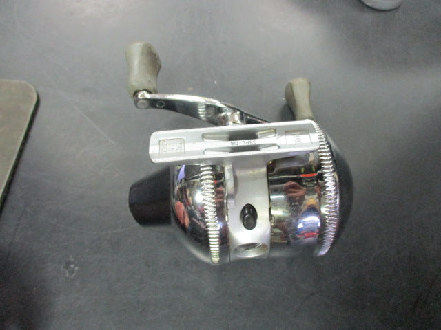 Load image into Gallery viewer, Used Zebco Platinum 33 All Metal Spin Casting Reel
