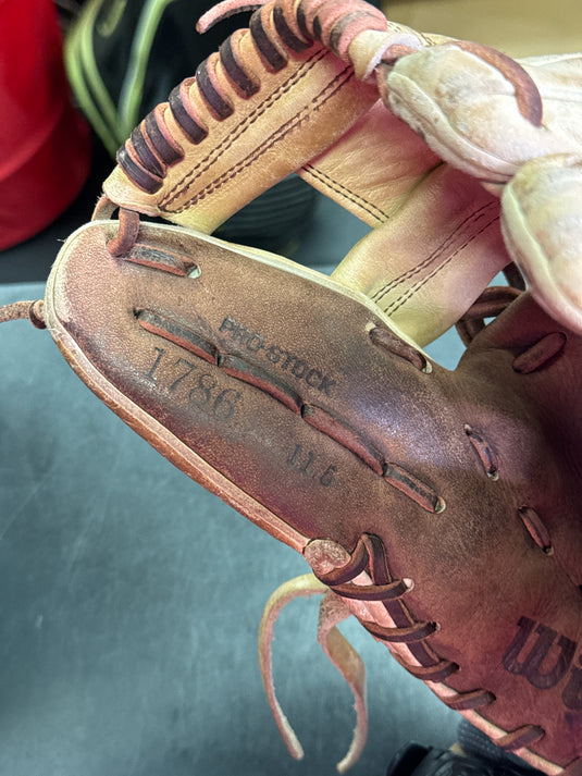 Used Wilson A2000 1786 Pro Stock 11.5" Tan Leather Glove RHT