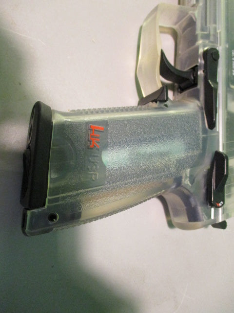 Load image into Gallery viewer, Used Elite Force H&amp;K USP Canadian Legal CO2 Airsoft Pistol
