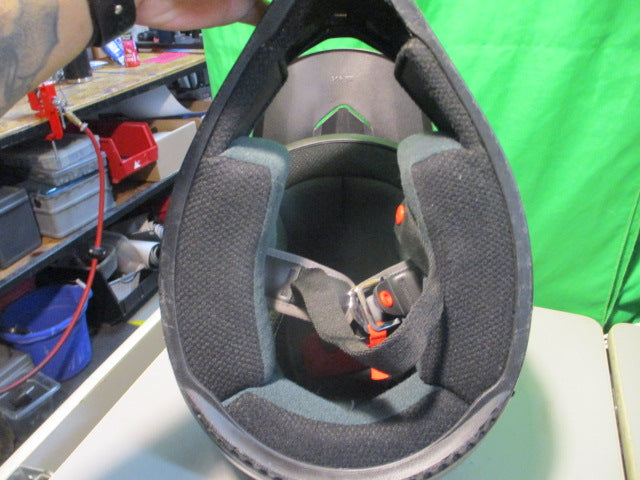 Load image into Gallery viewer, Used Oneal Dot XS Motorcross Helmet Missing Chin Guard
