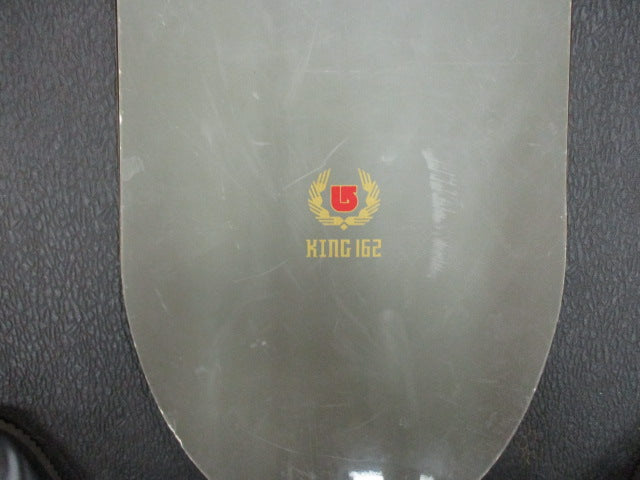 Load image into Gallery viewer, Used Burton Knight 162 CM Snowboard (Binding Needs New Buckle)
