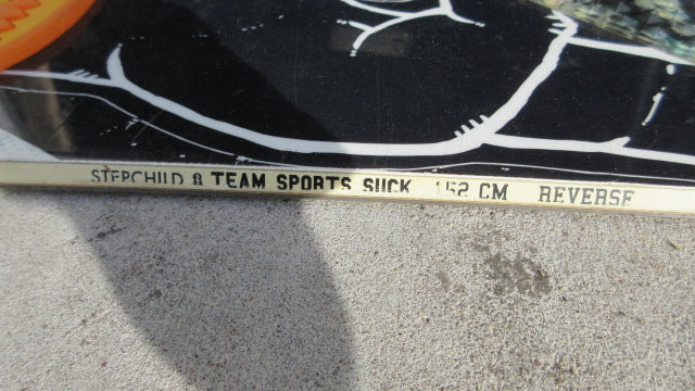 Load image into Gallery viewer, Used StepChild Latchkey 152cm Snowboard (Damage On Front)
